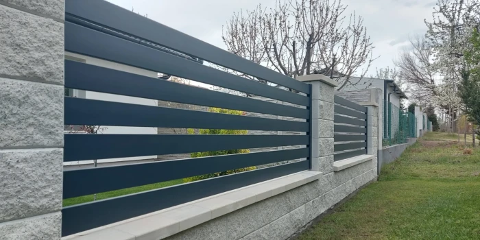 Niro Glass Design - Alumínium kerítés képe