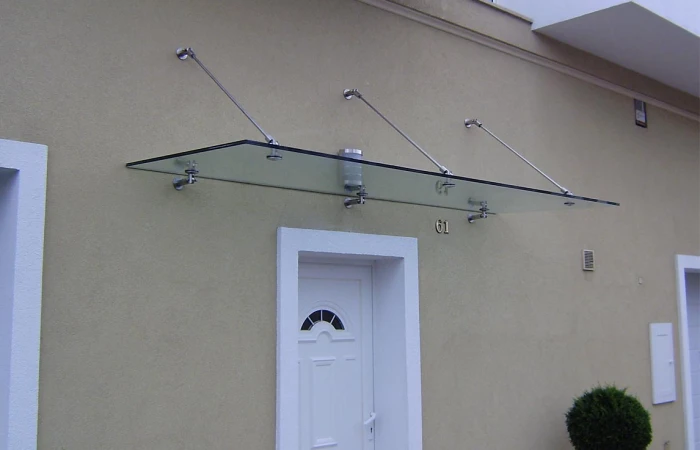 Üveg előtető és franciaerkély - Niro Glass Design