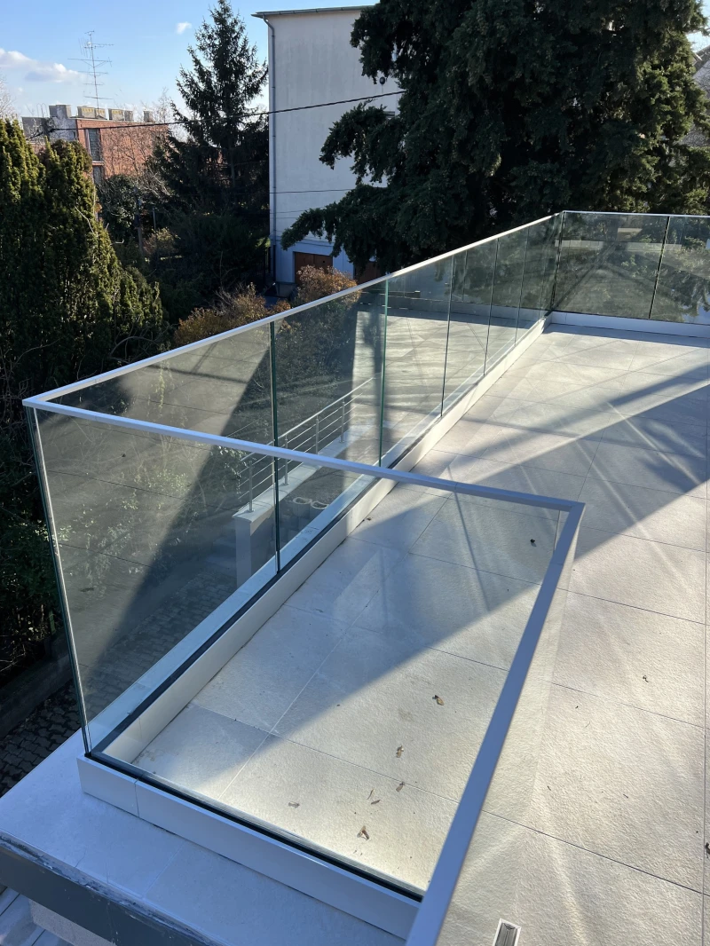 Niro Glass Design - Lapozó 2